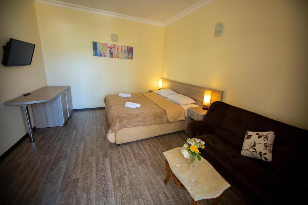 קובולטי Hotel Chveni Ezo מראה חיצוני תמונה