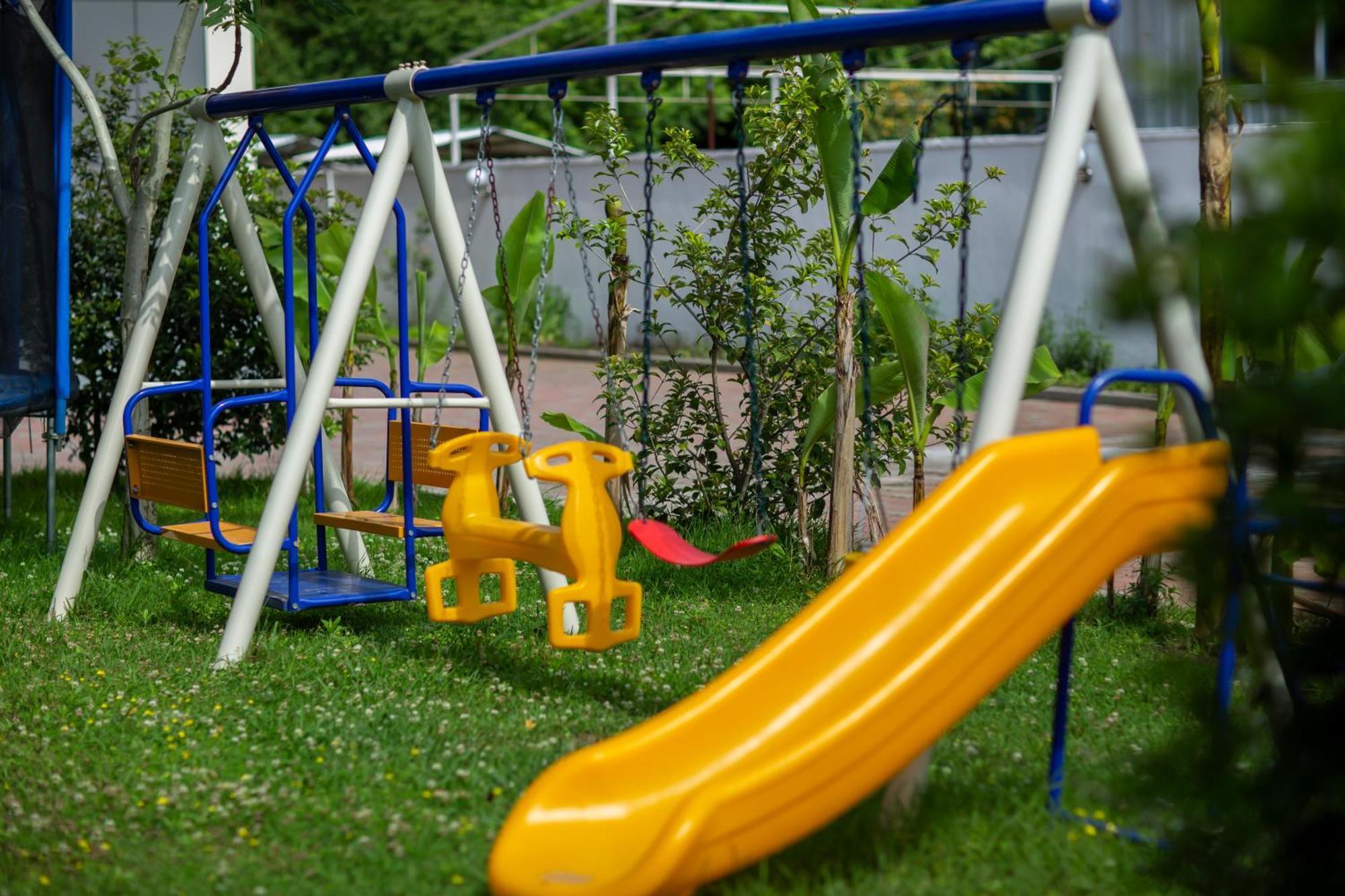 קובולטי Hotel Chveni Ezo מראה חיצוני תמונה