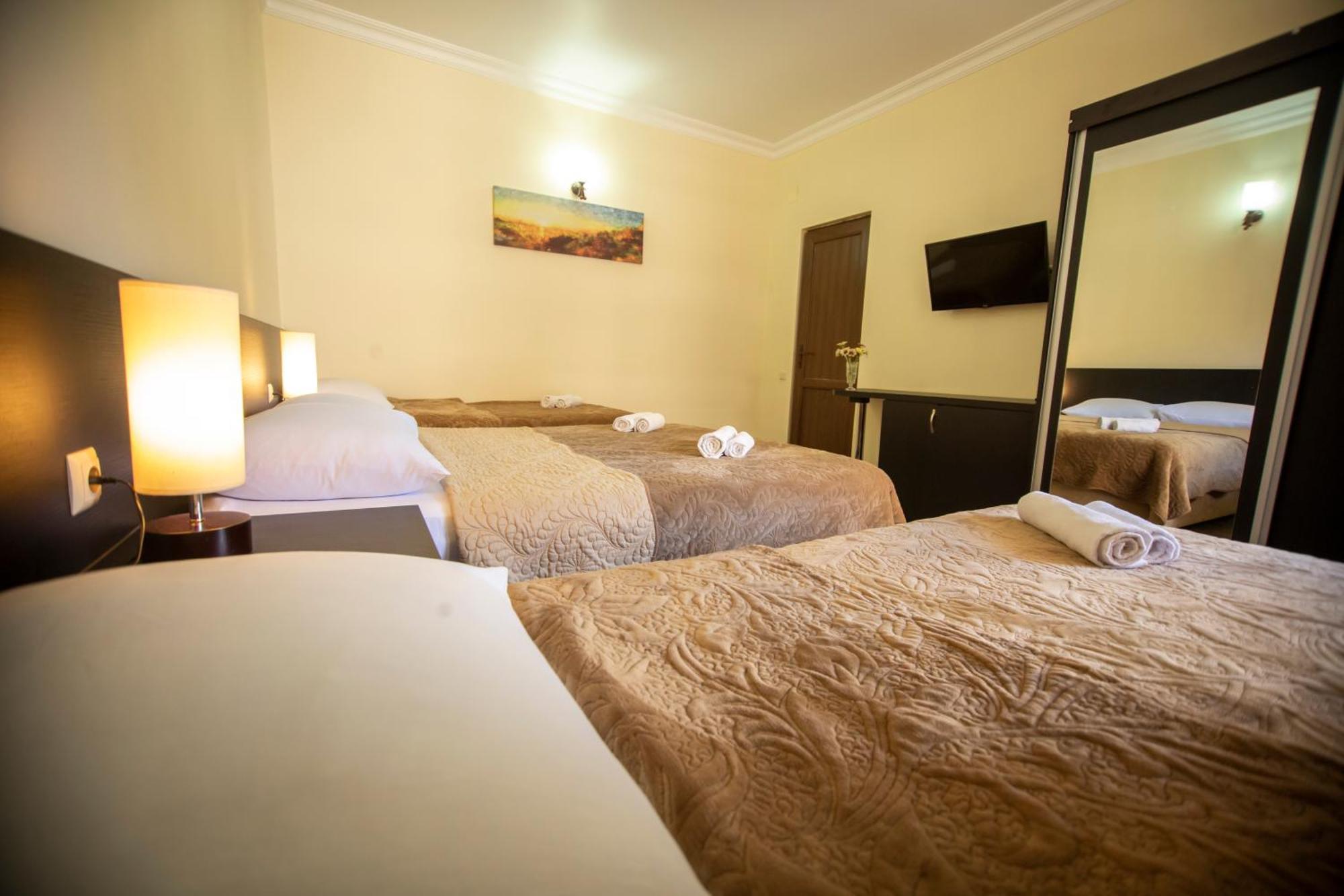קובולטי Hotel Chveni Ezo מראה חיצוני תמונה